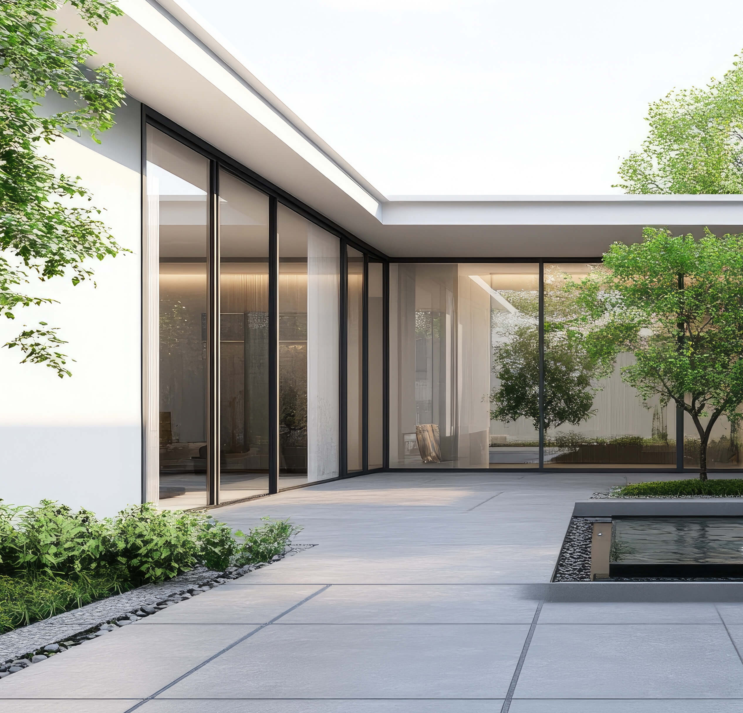 Moderner Innenhof mit Glasfassaden – BOS Projektmanagement GmbH